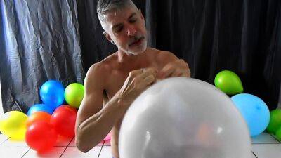 Balloon play with horny gay DILF Richard Lennox - drtuber.com